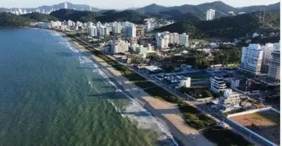 Para impedir sombreamento na praia Brava, MPF sugere limita&ccedil;&atilde;o de libera&ccedil;&atilde;o de constru&ccedil;&otilde;es