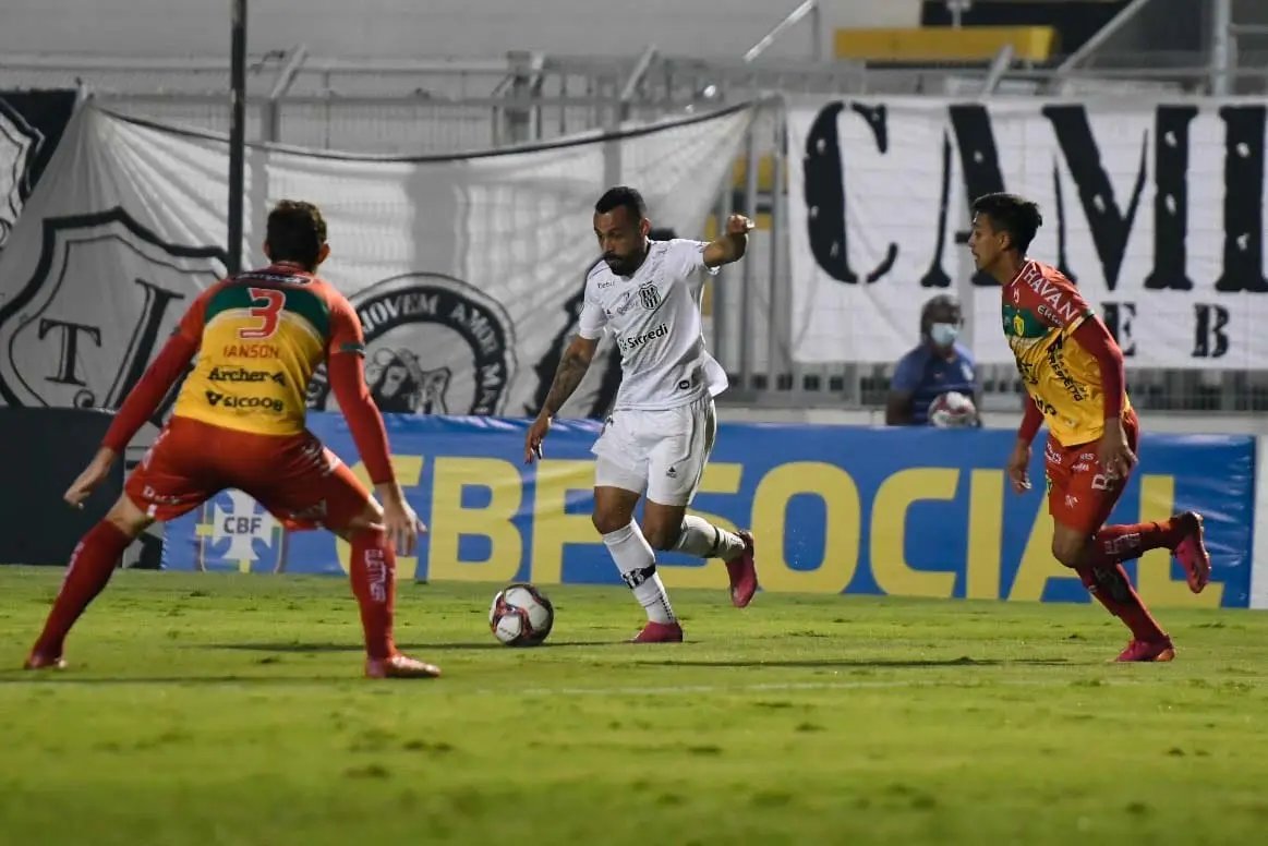 Brusque perde para Ponte Preta, no in&iacute;cio do returno