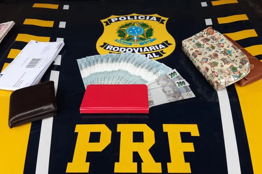 PRF apreende na BR-101 R$2mil em c&eacute;dulas falsas
