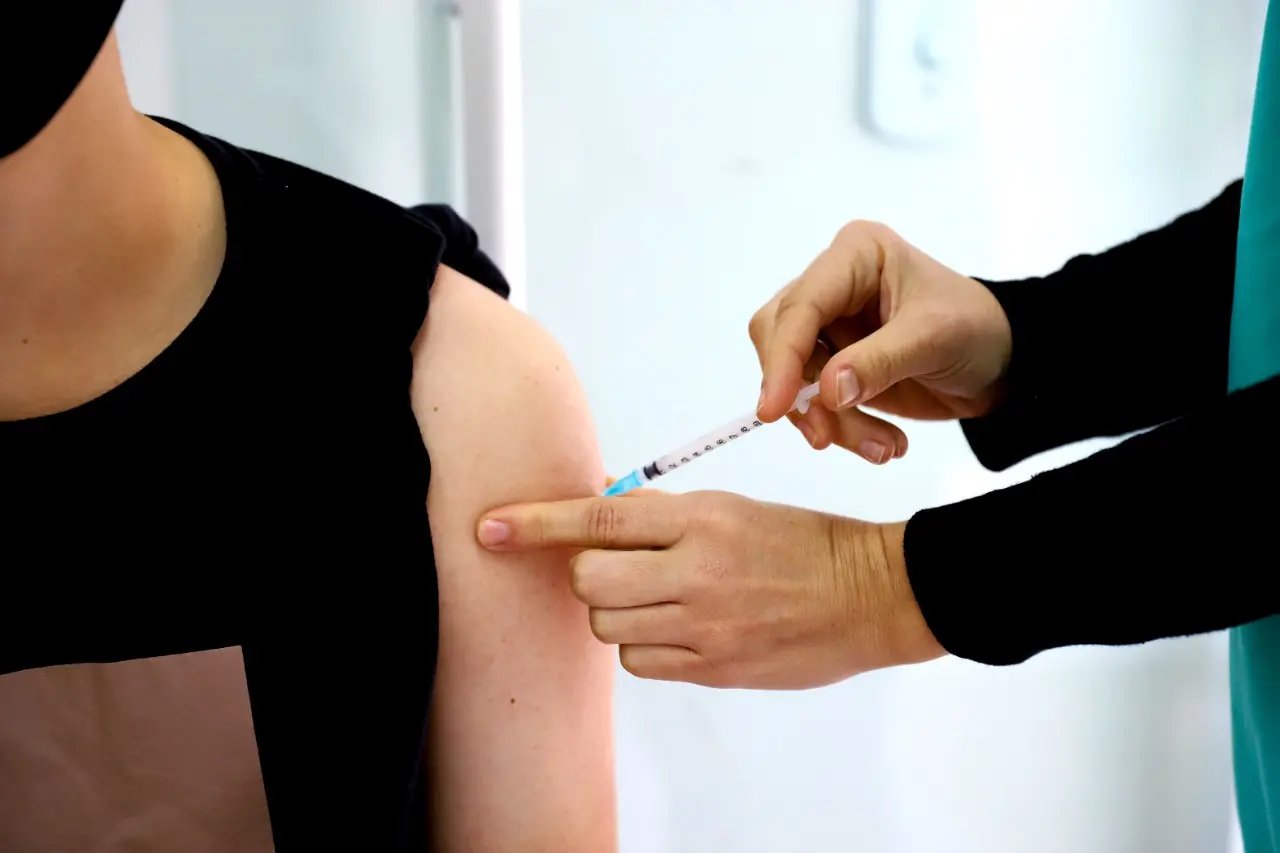 Guabiruba vacina pessoas acima de 18 anos em mutir&atilde;o no s&aacute;bado