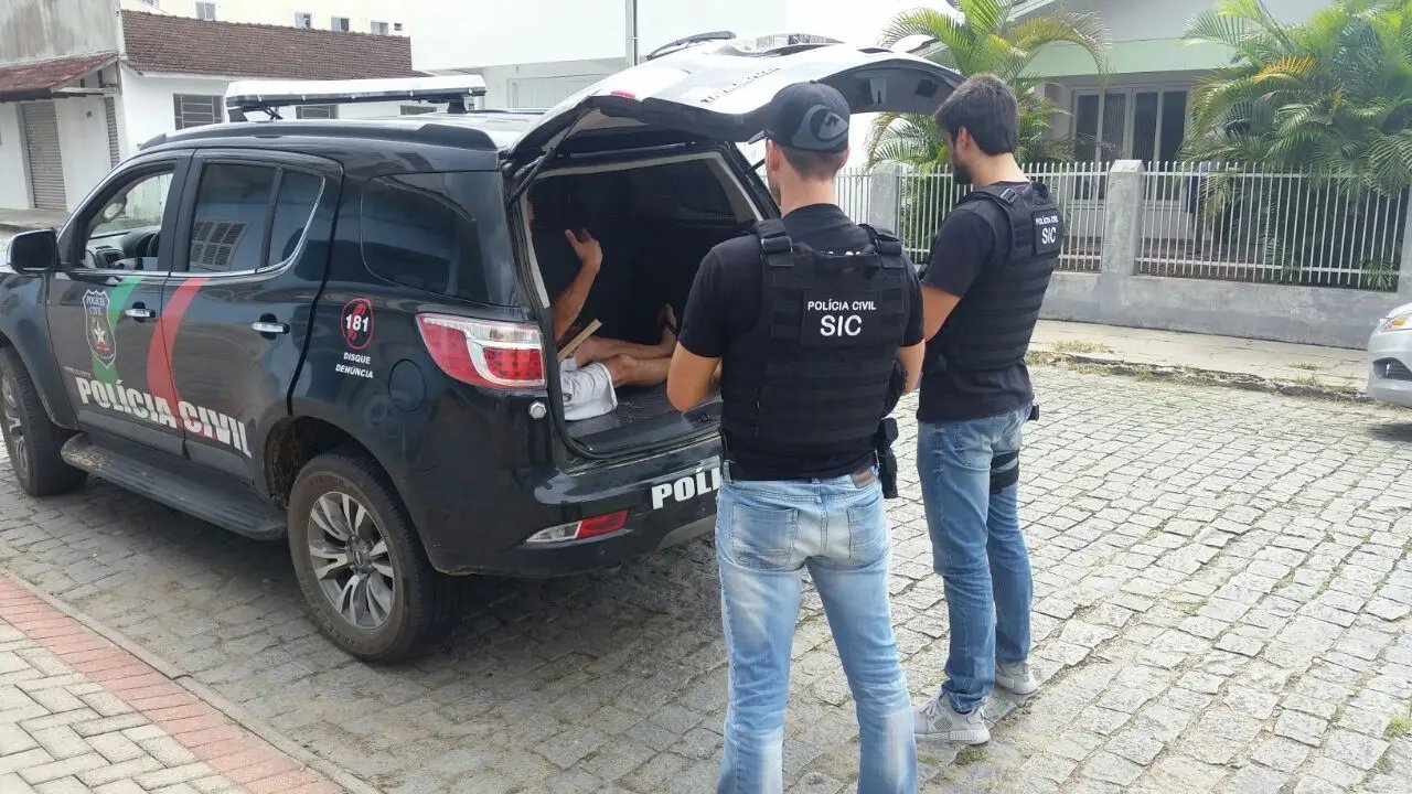 Operação prende 13 em Brusque, Guabiruba e São João Batista