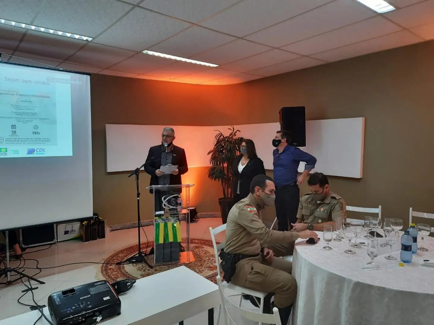 Empres&aacute;rios de Brusque saem frustrados de reuni&atilde;o sobre efetivo policial 
