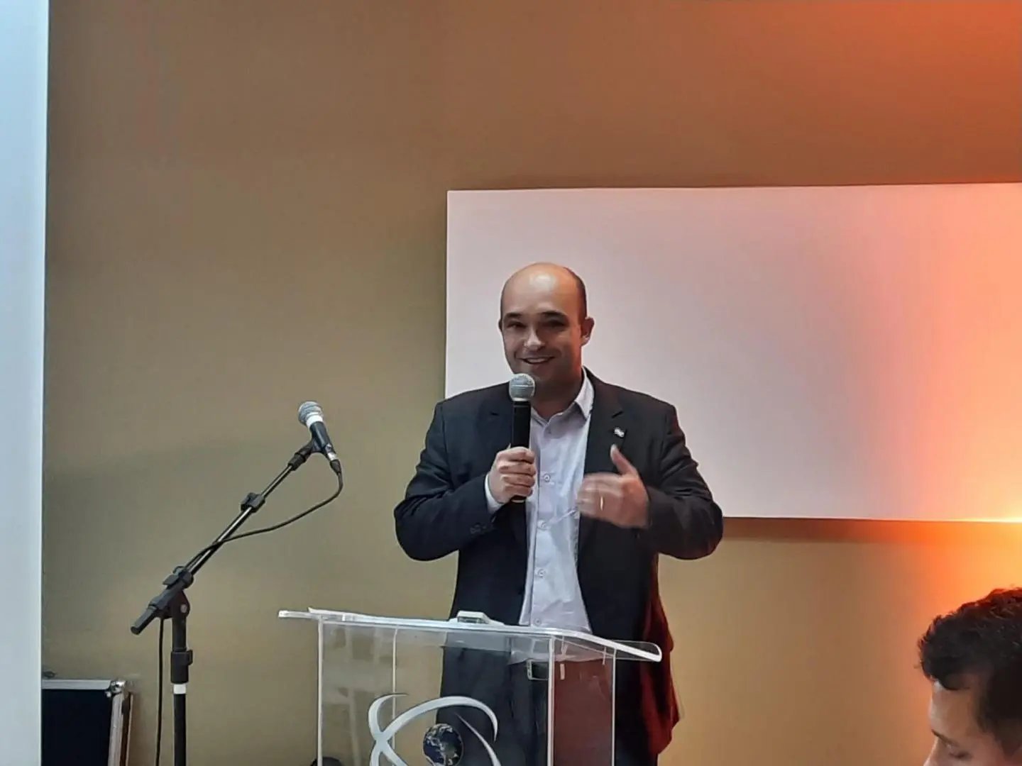 "Primeiro se entendam e depois me procurem",  diz secret&aacute;rio em Brusque 