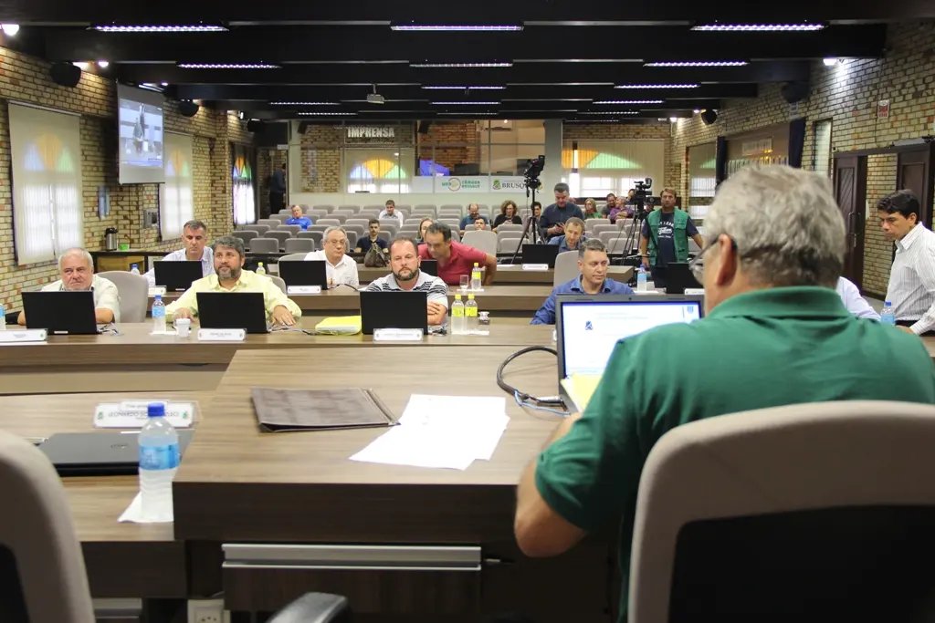 Vereadores rebatem acusa&ccedil;&atilde;o de que emperram reajuste dos professores