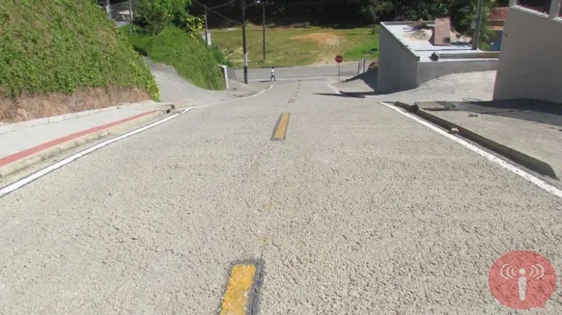 Trecho da Rua DJ 012 recebe pavimentação 