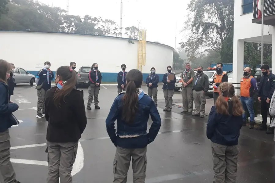 Defesa Civil recebe visita de Grupo de Escoteiros