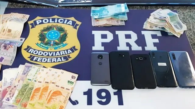 PRF prende dupla que assaltou turista argentino