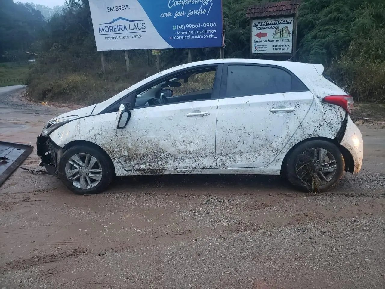 Motorista que bateu e capotou o carro na rodovia estava em uma festa, diz pol&iacute;cia