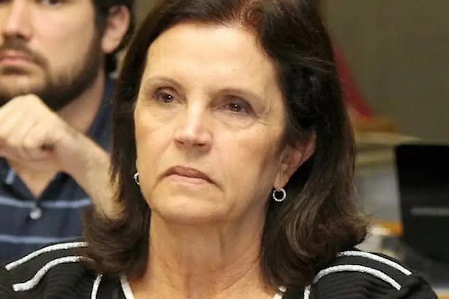  &Acirc;ngela Amin culpa falha do sistema em voto contr&aacute;rio