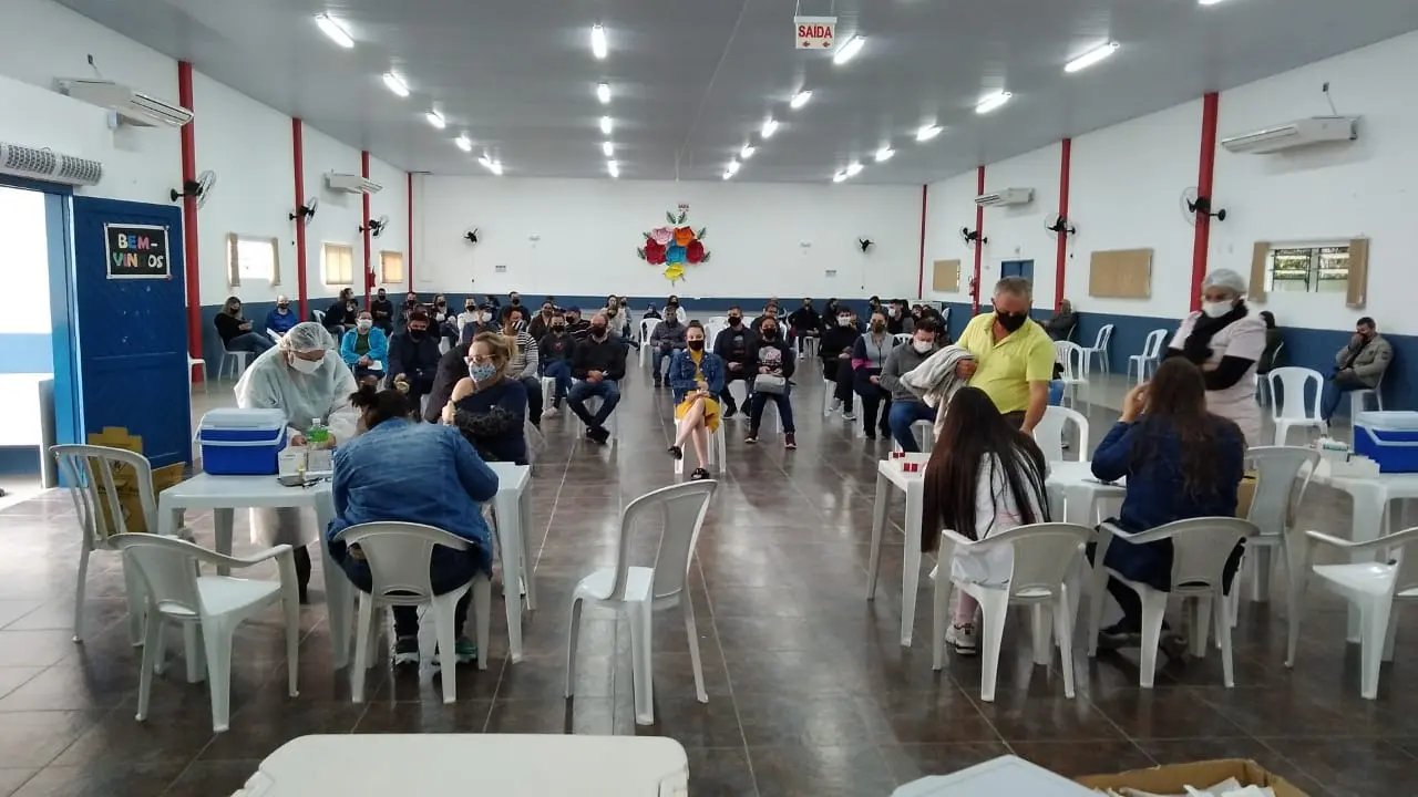 S&atilde;o Jo&atilde;o Batista inicia imuniza&ccedil;&atilde;o contra Covid-19 de pessoas com 27 anos