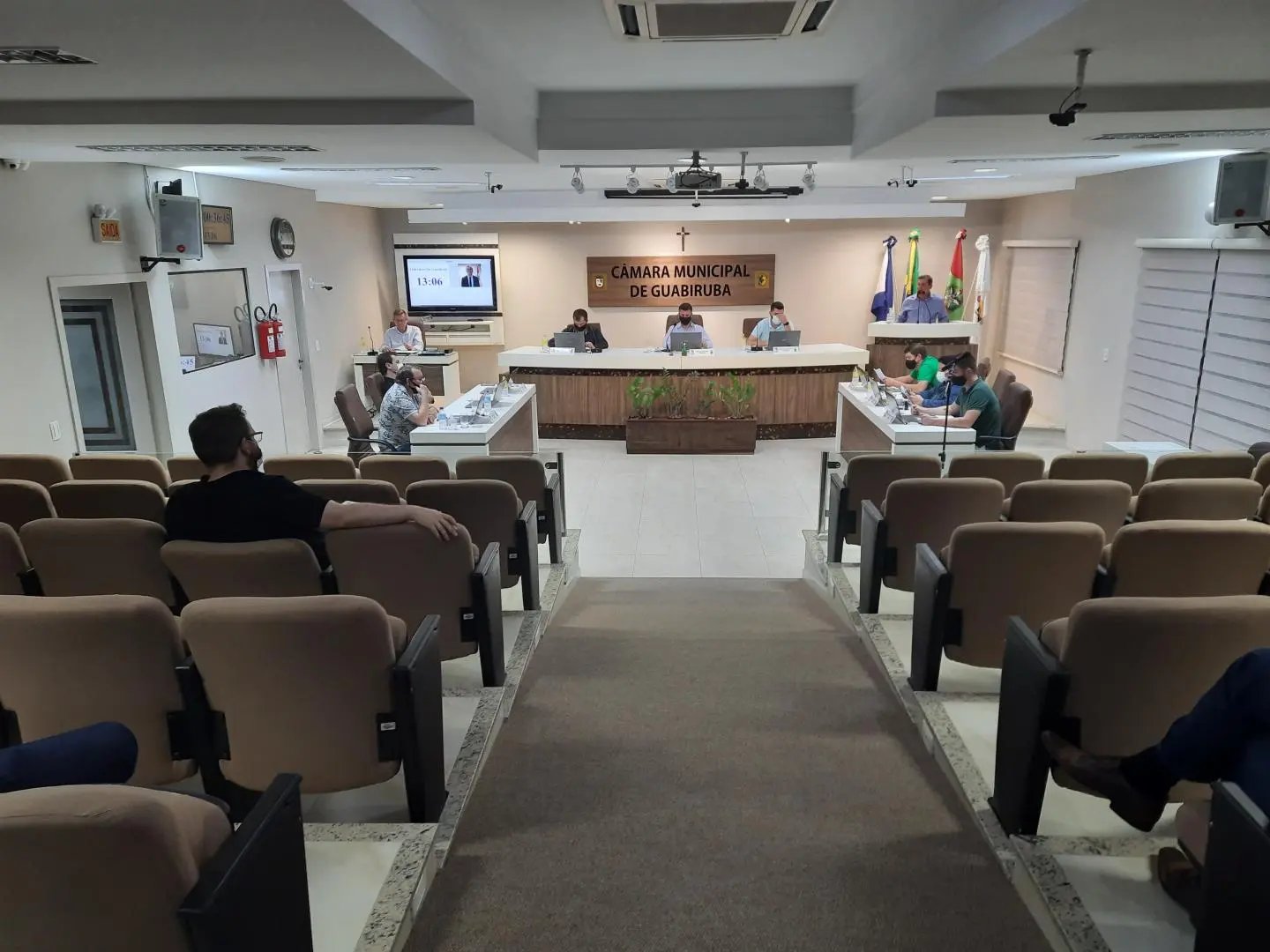 (V&Iacute;DEO) Vereador enaltece trabalho da Sa&uacute;de e pede que a comunidade se vacine
