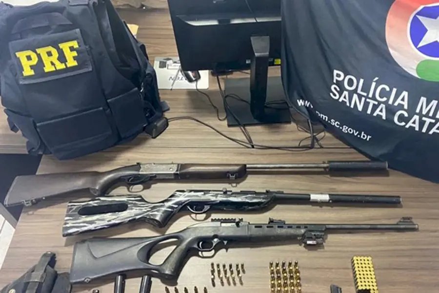 Suspeito de atentado contra bases da PM e PRF &eacute; preso em Itaja&iacute;