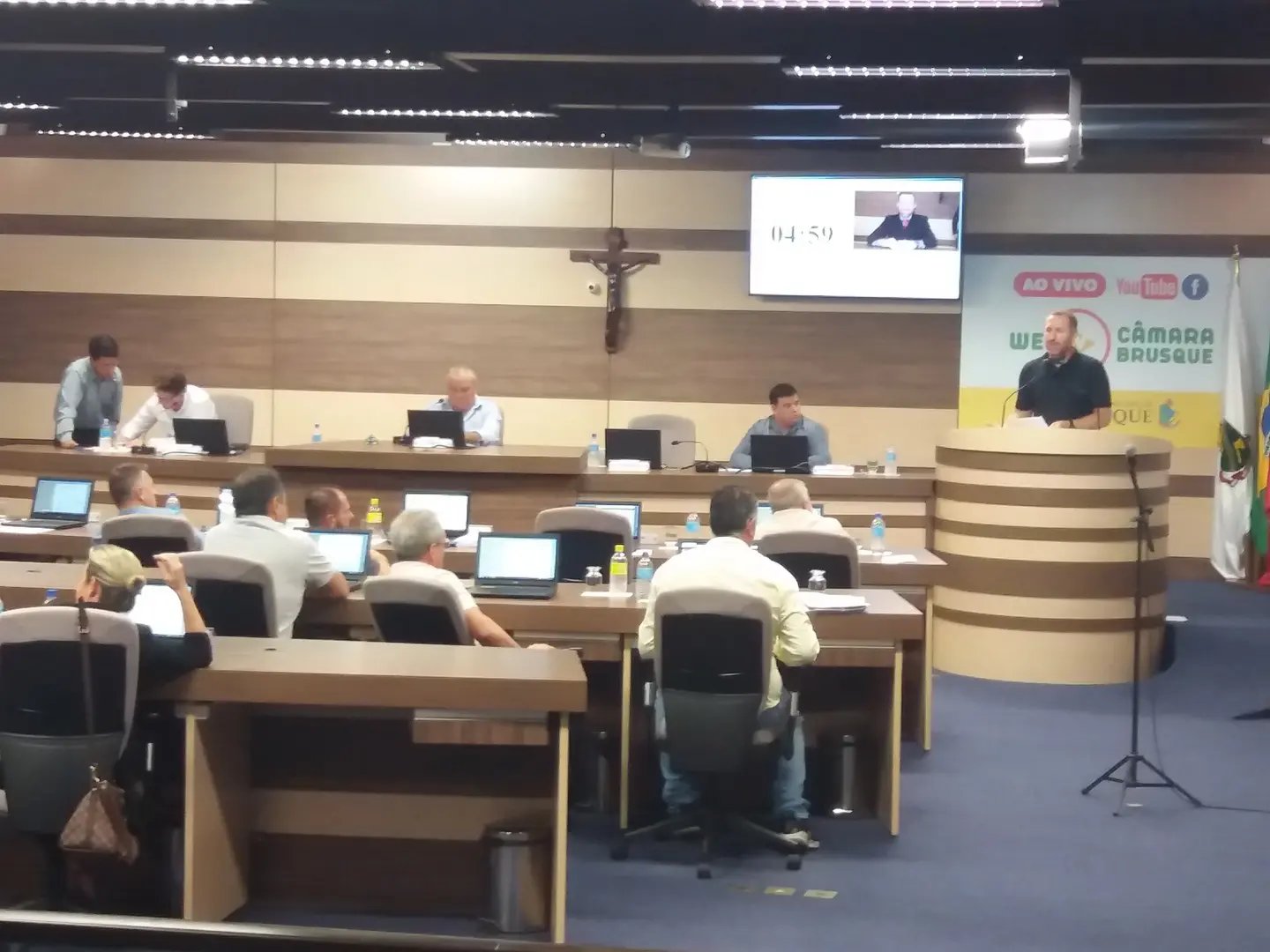 C&acirc;mara rejeita pedido de cassa&ccedil;&atilde;o do prefeito e vice