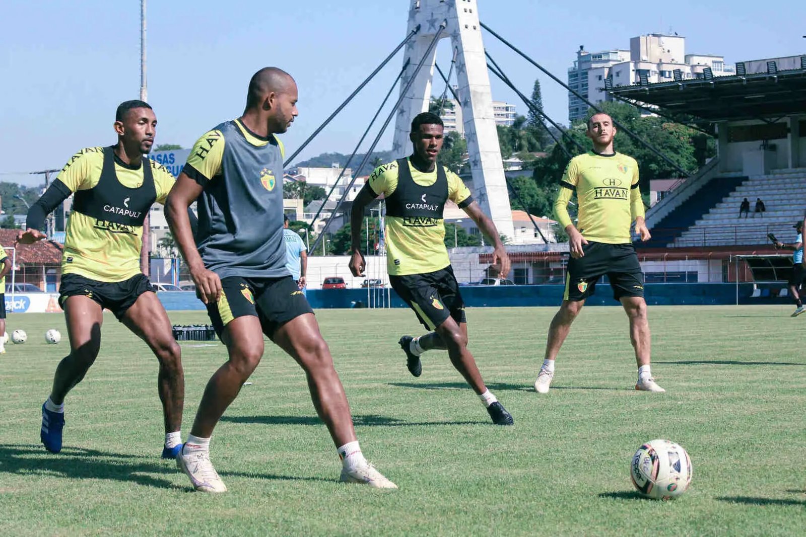 Brusque faz &uacute;ltimo treino antes da viagem para Chapec&oacute; 
