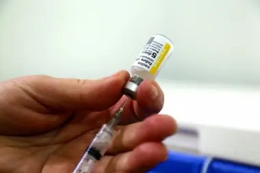 Secretaria de Sa&uacute;de amplia oferta da vacina Pfizer baby