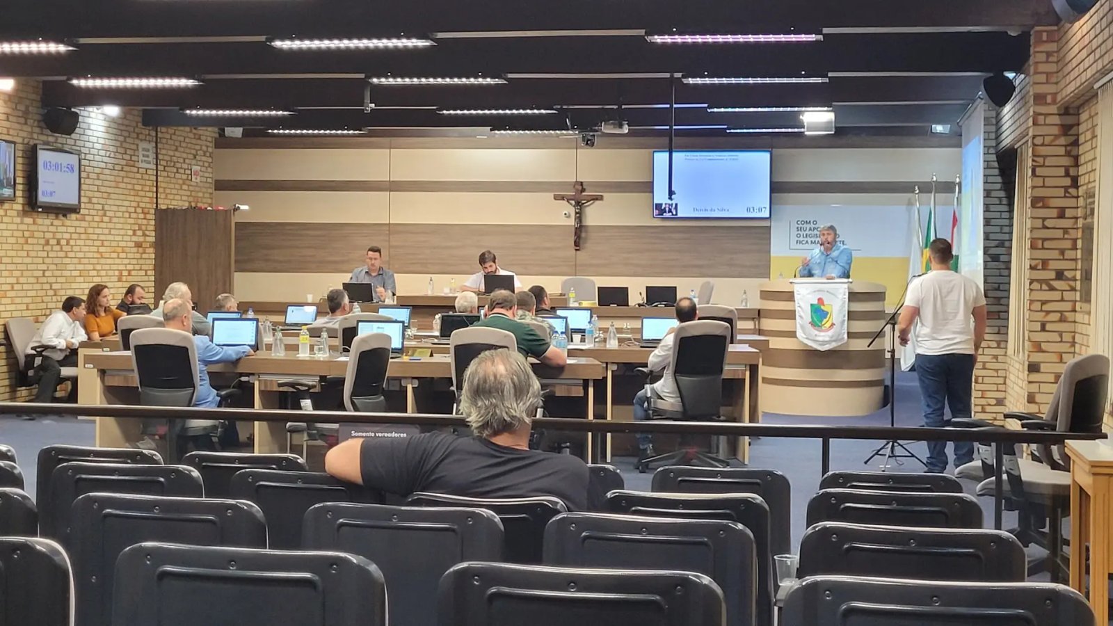 Aprovada reforma administrativa da C&acirc;mara de Vereadores 