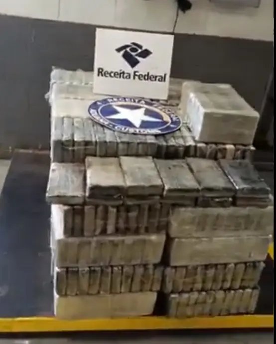 Carga com 537 quilos de coca&iacute;na &eacute; apreendida no Porto de Navegantes