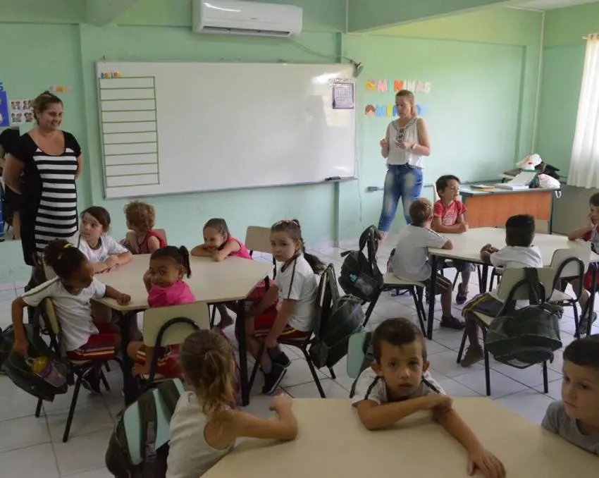 Quase 15 mil alunos iniciam as aulas na rede p&uacute;blica municipal de ensino nessa quinta-feira (6)
