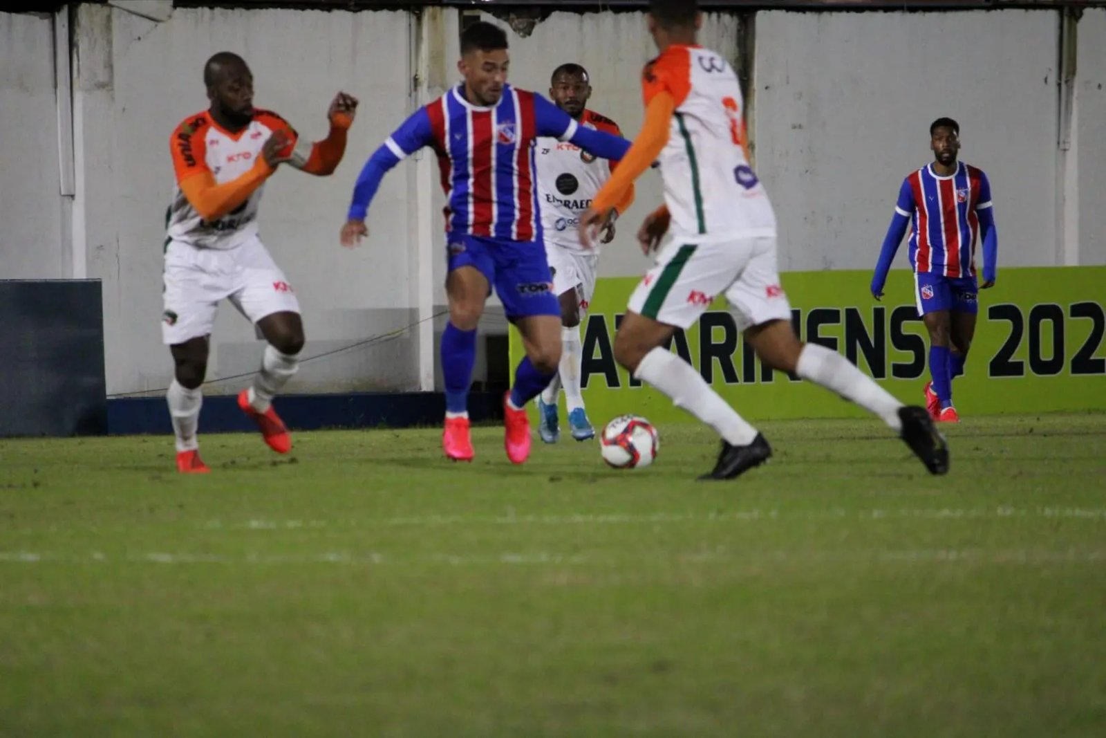 Carlos Renaux perde para Cambori&uacute;, no Augusto Bauer