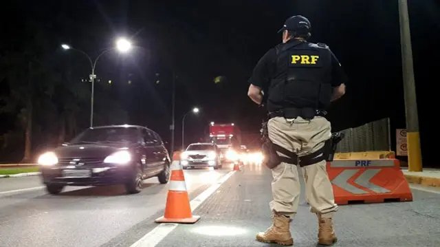 Homem &eacute; preso duas vezes por embriaguez ao volante