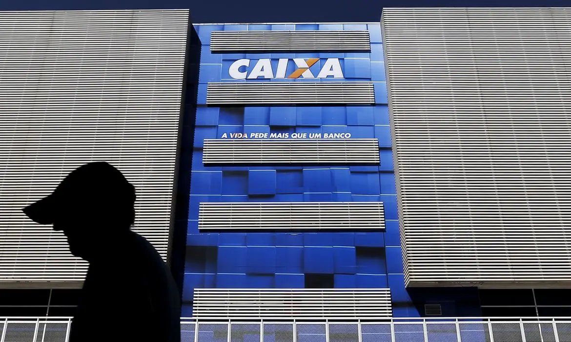 Caixa paga hoje aux&iacute;lio emergencial a nascidos em julho