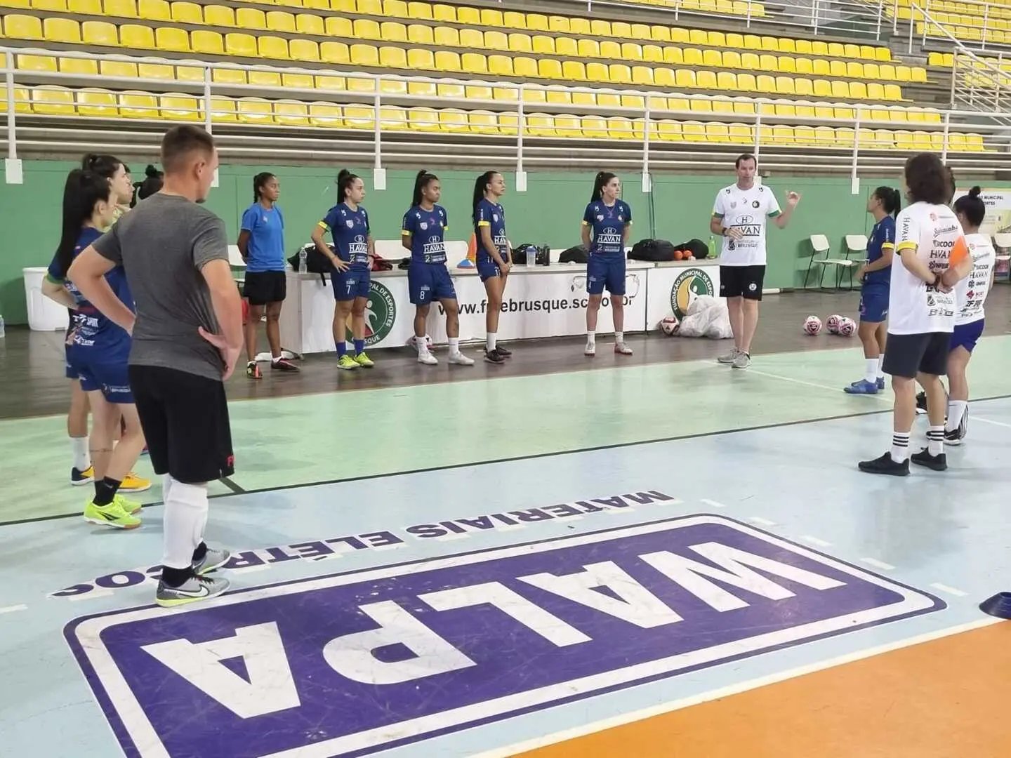 Barateiro Futsal/FME inicia treinos para a temporada