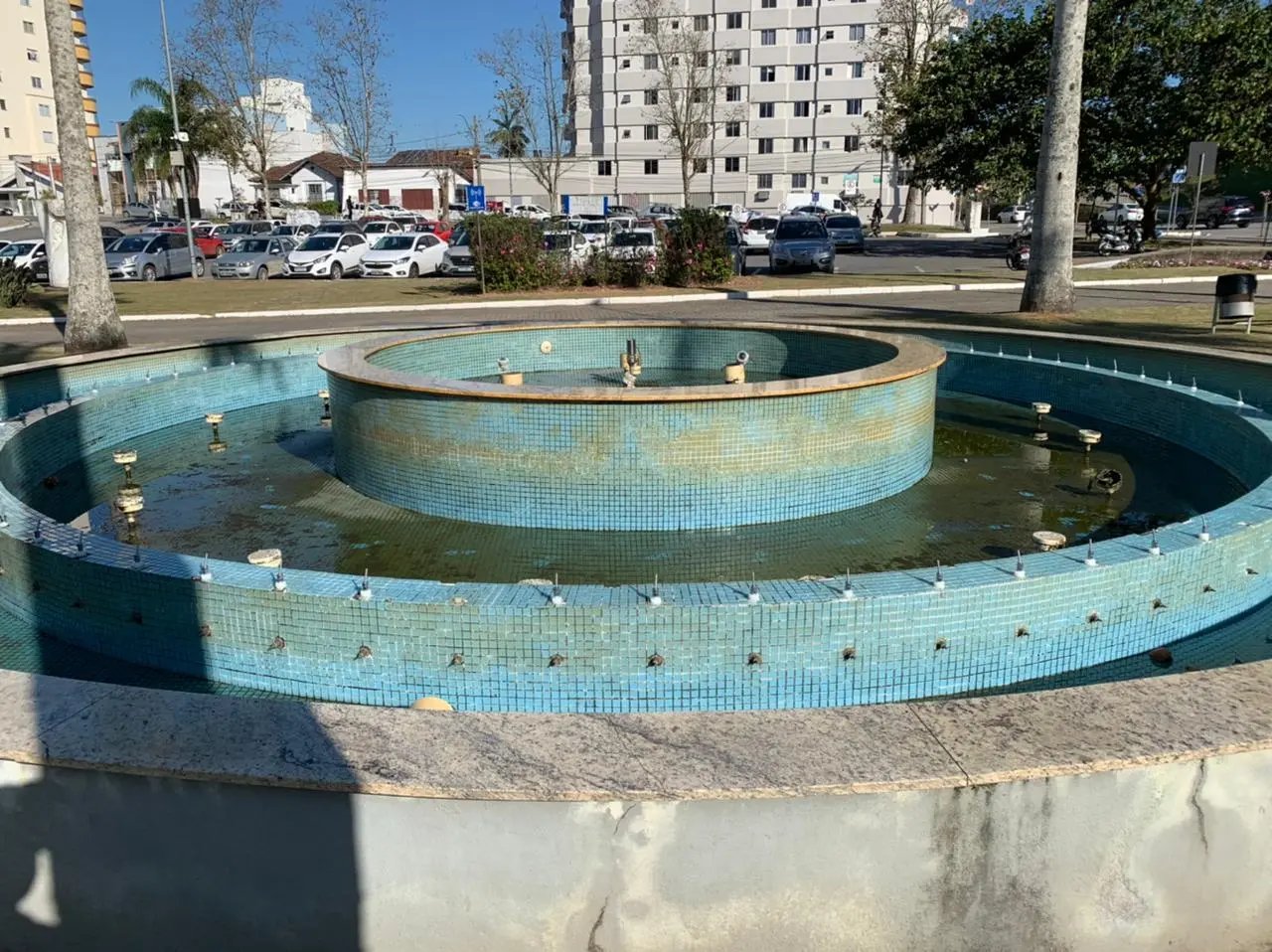 Chafariz da Pra&ccedil;a Sesquicenten&aacute;rio &eacute; alvo de vandalismo