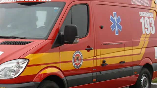 Betoneira cai sobre perna de homem no Limoeiro