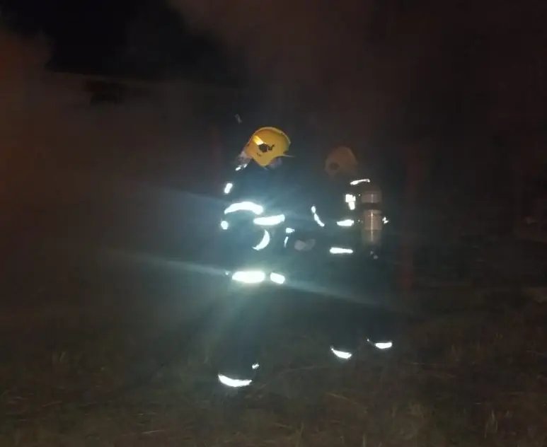 Bombeiros atendem inc&ecirc;ndio no bairro Dom Joaquim