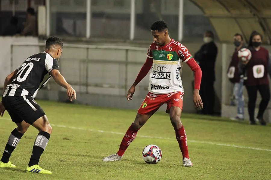 Brusque vence de virada o Botafogo no Augusto Bauer