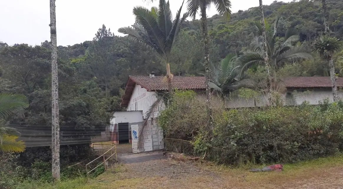 (V&Iacute;DEO) Segundo im&oacute;vel da antiga Schl&ouml;sser ainda aguarda interessados