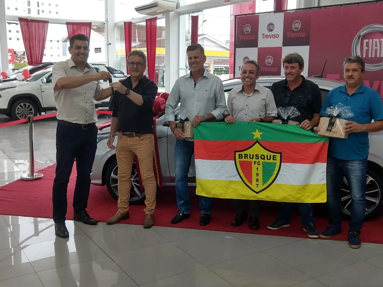 Brusque FC recebe carro e anuncia o que far&aacute; com o pr&ecirc;mio