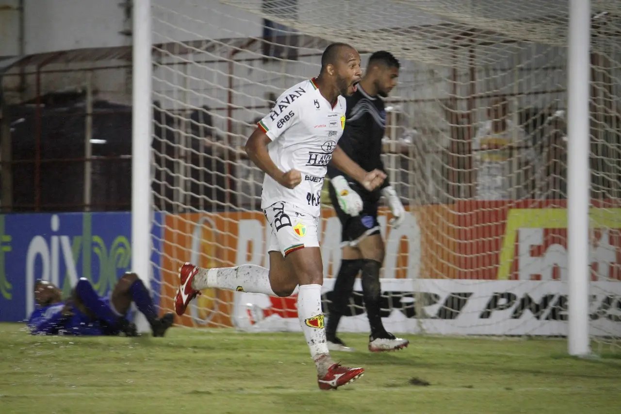 Ap&oacute;s 10 dias, a bola volta a rolar no Campeonato Catarinense 