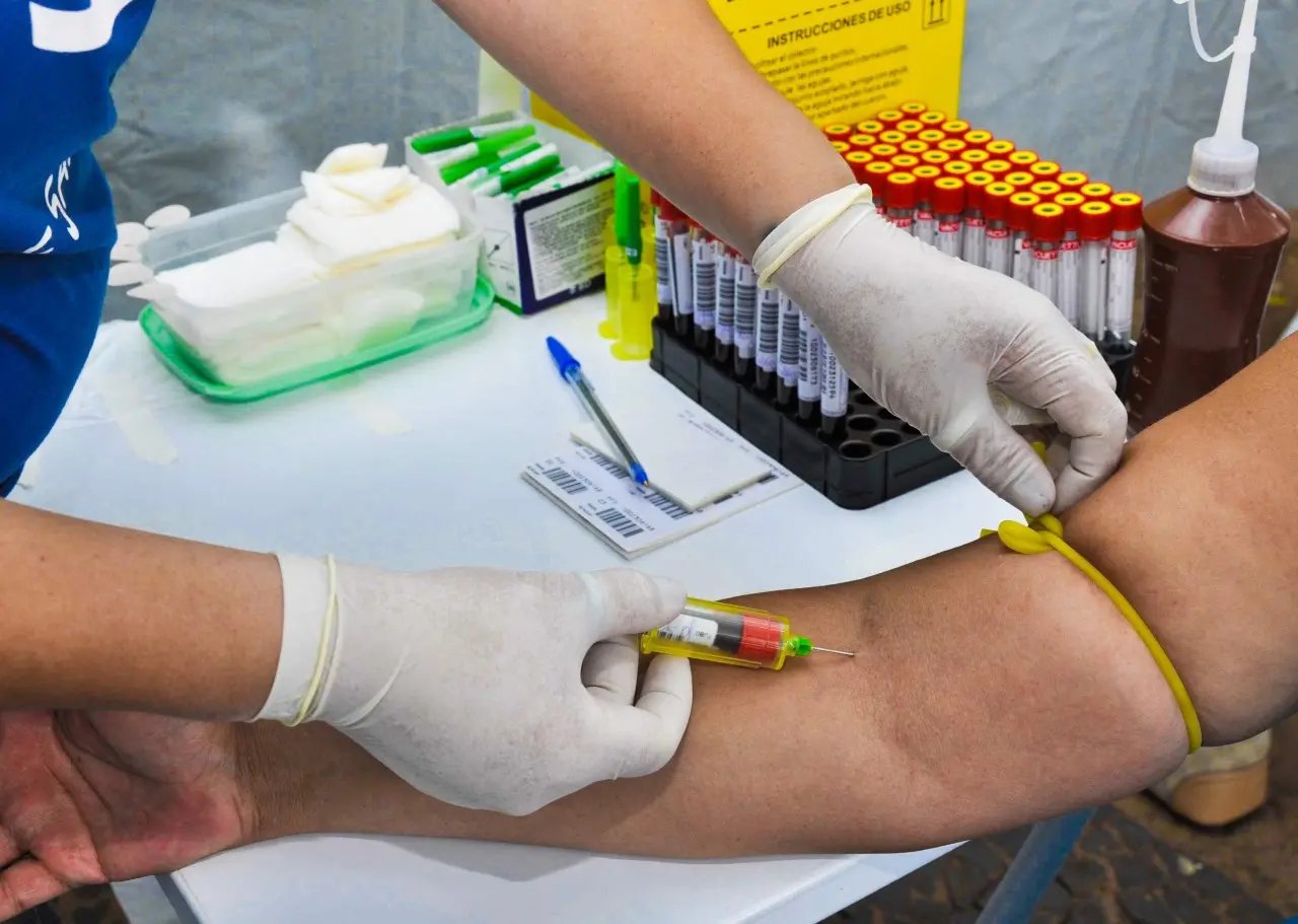 Teste rápido de HIV deve ser vendido nas farmácias 