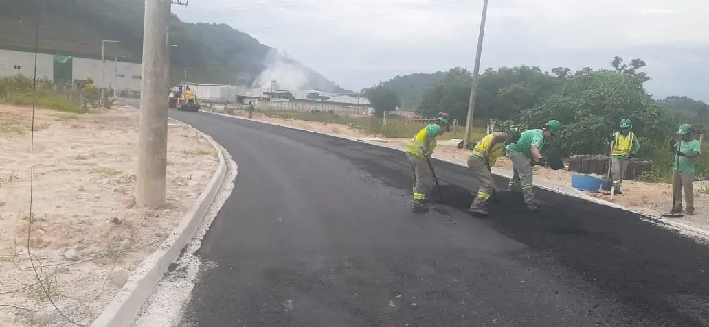 Mais de 340 metros de pavimenta&ccedil;&atilde;o foram finalizados hoje 