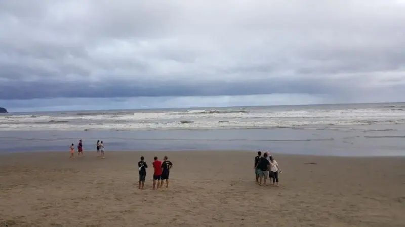 Corpo de adolescente é localizado na praia de Gravatá
