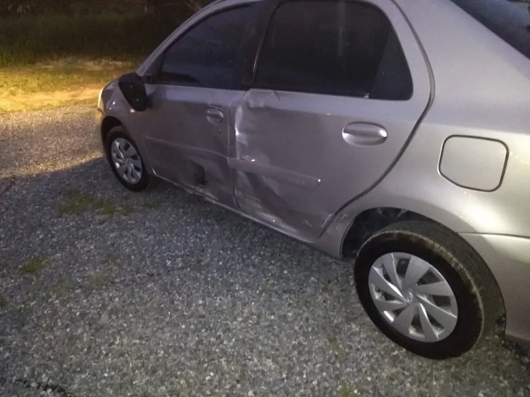Carro e moto se envolvem em acidente no &Aacute;guas Claras