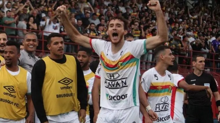 &ldquo;Estou feliz demais em fazer parte desse clube&rdquo;, afirma Ianson