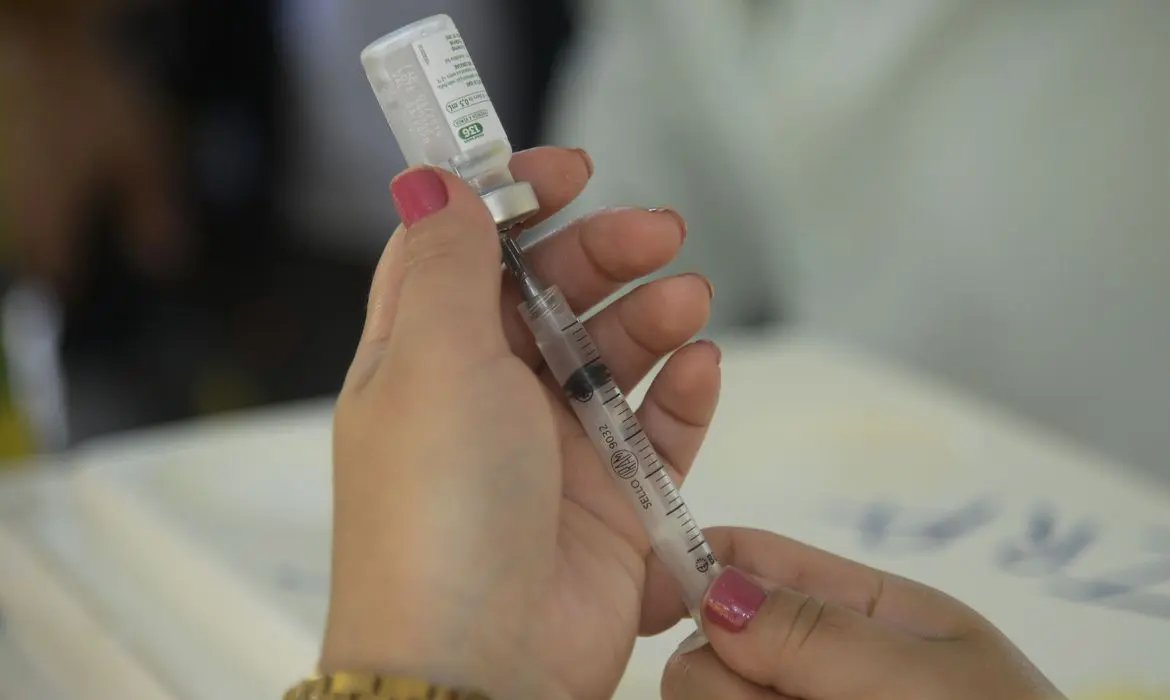 Minist&eacute;rio autoriza prefeituras a ampliarem vacina&ccedil;&atilde;o contra gripe