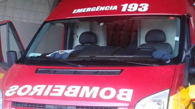 Carro e bicicleta colidem no bairro Santa Terezinha e homem fica ferido