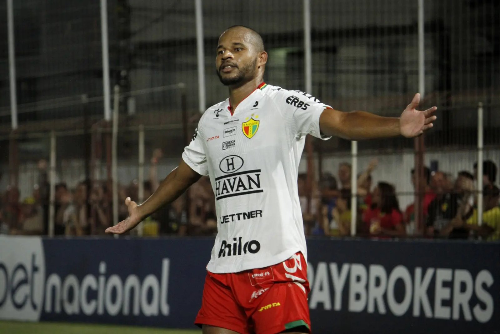 Com dois gols de Olavio, Brusque conquista a lideran&ccedil;a do Catarinense