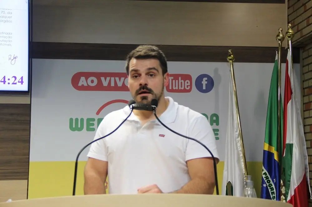 Nik Imhof solicita que o Executivo estude a constru&ccedil;&atilde;o de nova estrada entre Brusque e Guabiruba