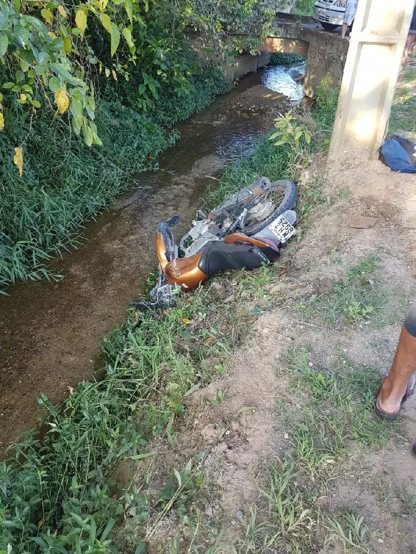 Colisão envolvendo duas motos deixa motociclistas gravemente feridos no Cedrinho