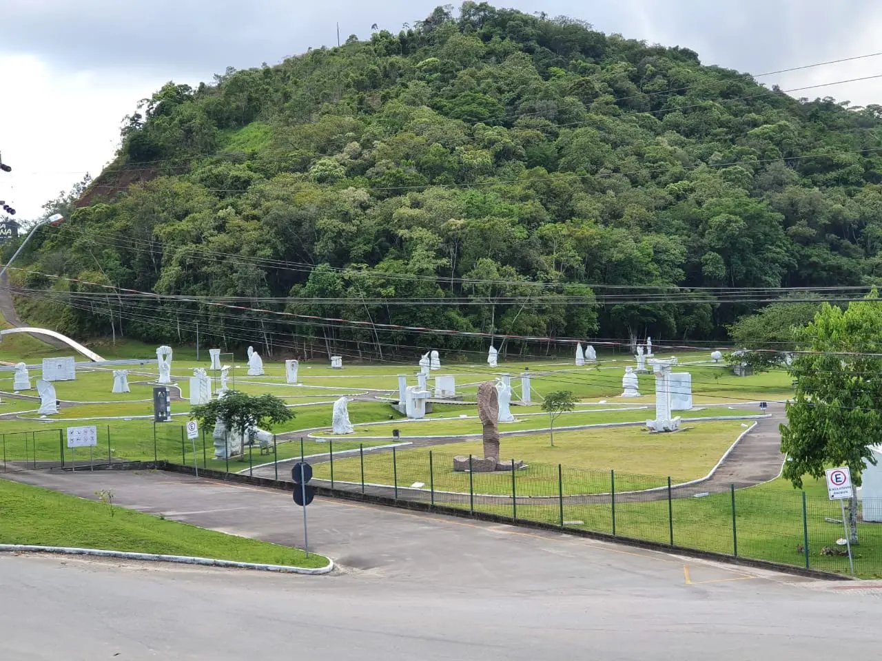 Parque da Esculturas. Uma atra&ccedil;&atilde;o brusquense aberta todos os dias do ano