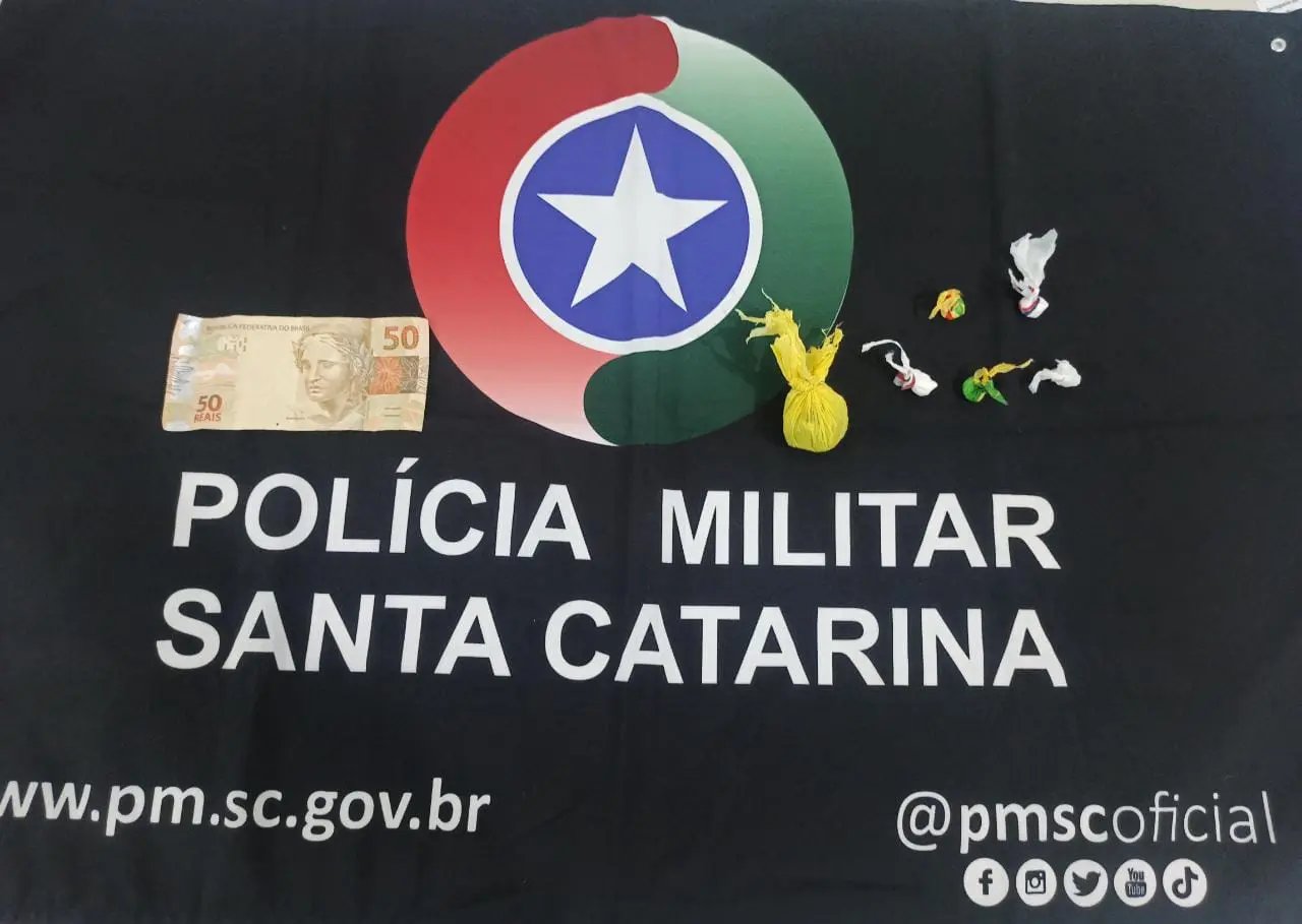 Adolescente de 17 anos &eacute; apreendido por tr&aacute;fico de drogas