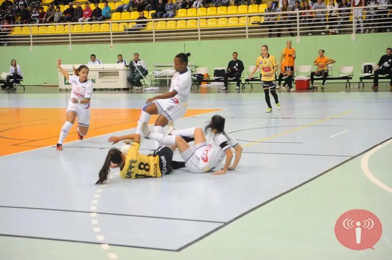 Barateiro Futsal joga pelo título