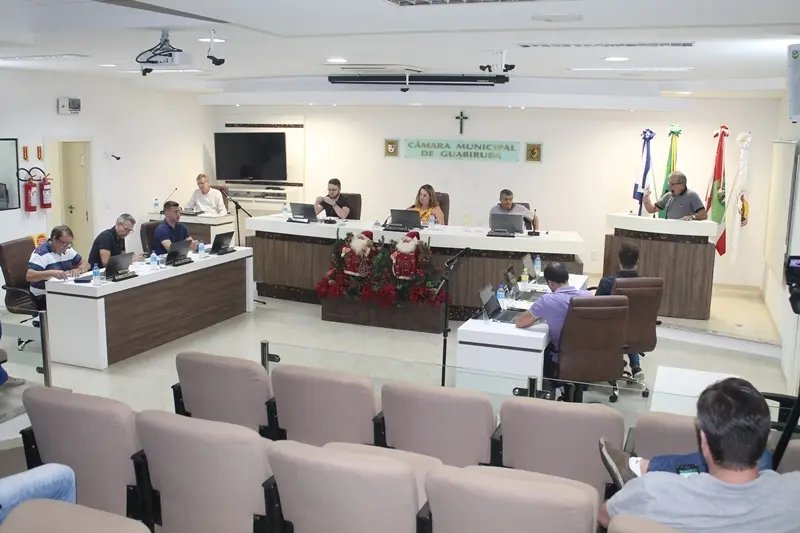 Cria&ccedil;&atilde;o de cargo gera diverg&ecirc;ncia na &uacute;ltima sess&atilde;o do ano em Guabiruba