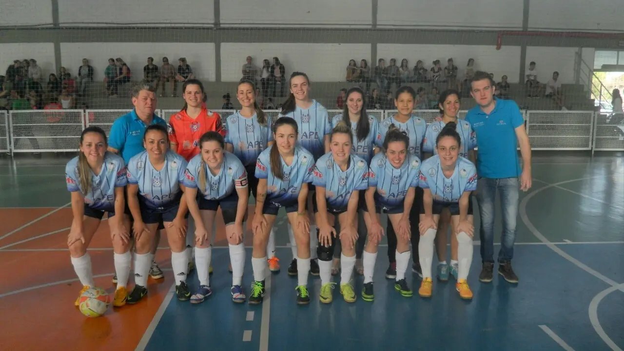 Equipe de Guabiruba na final dos Jogos de Integração do SESC