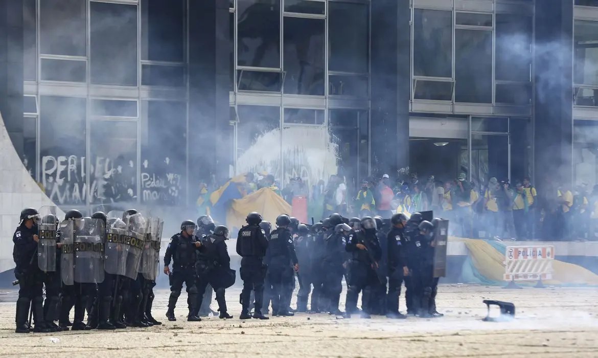 PF interrogou e prendeu 1.159 pessoas por atos em Bras&iacute;lia