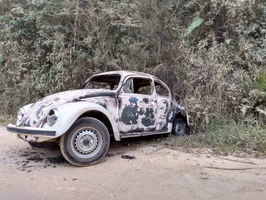 Carro incendiado &eacute; encontrado em Nova Trento